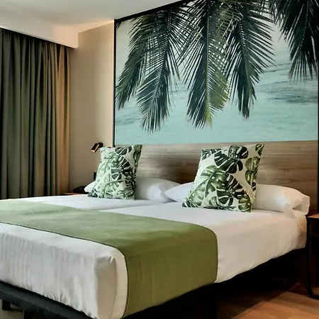 Primavera Park Hotell 4*