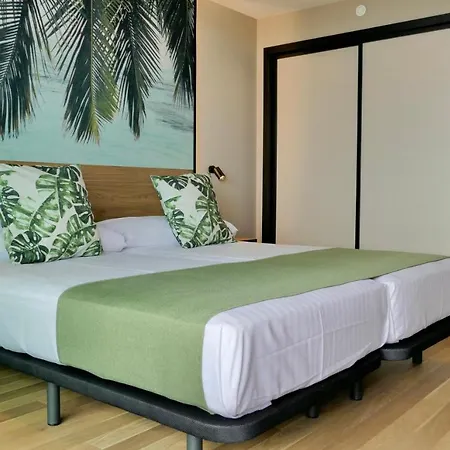 Primavera Park Hotell 4*